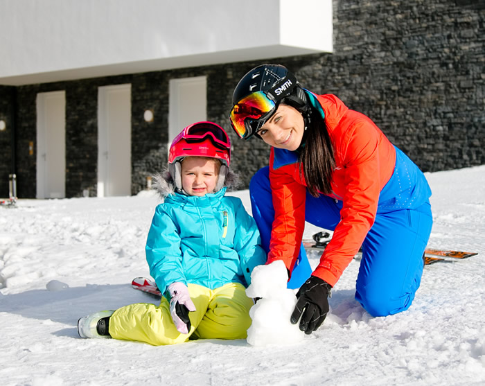 Skipiste, Skischule und Sportgeschäft direkt im Hotel