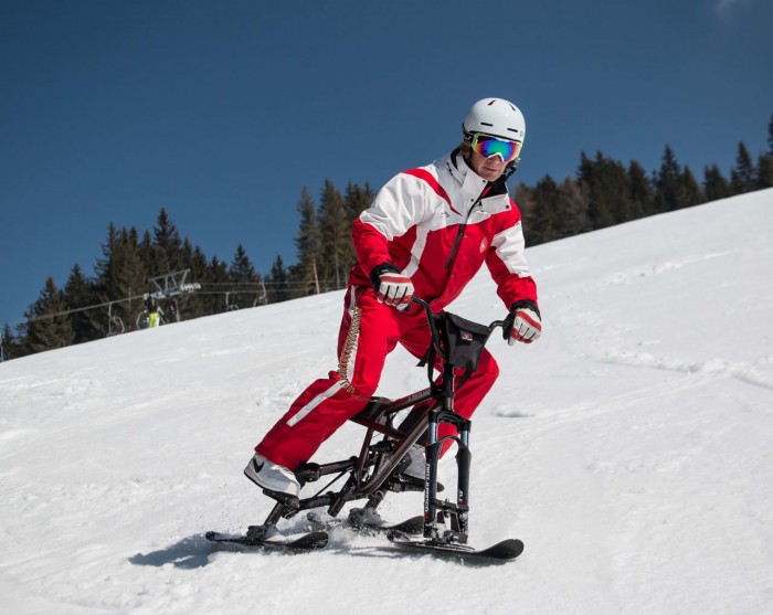 Skilehrer der Skischule Eben im Pongau mit einem SMX-Bike